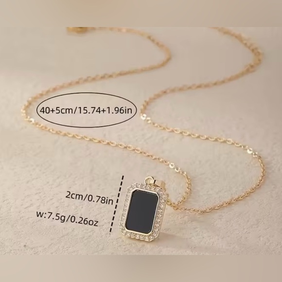 Elegant Gold and Black Pendant Necklace - Picture 4 of 4